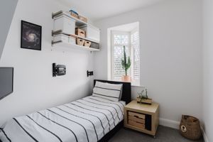 Bed 5- click for photo gallery